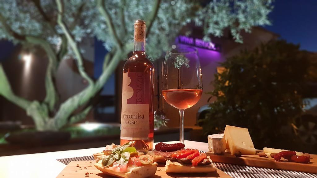 Wine Garden Holiday Home بولا المظهر الخارجي الصورة